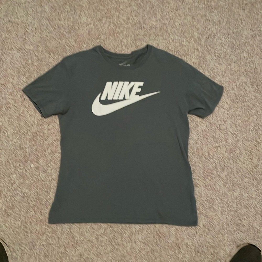 Nike Shirt Size Medium